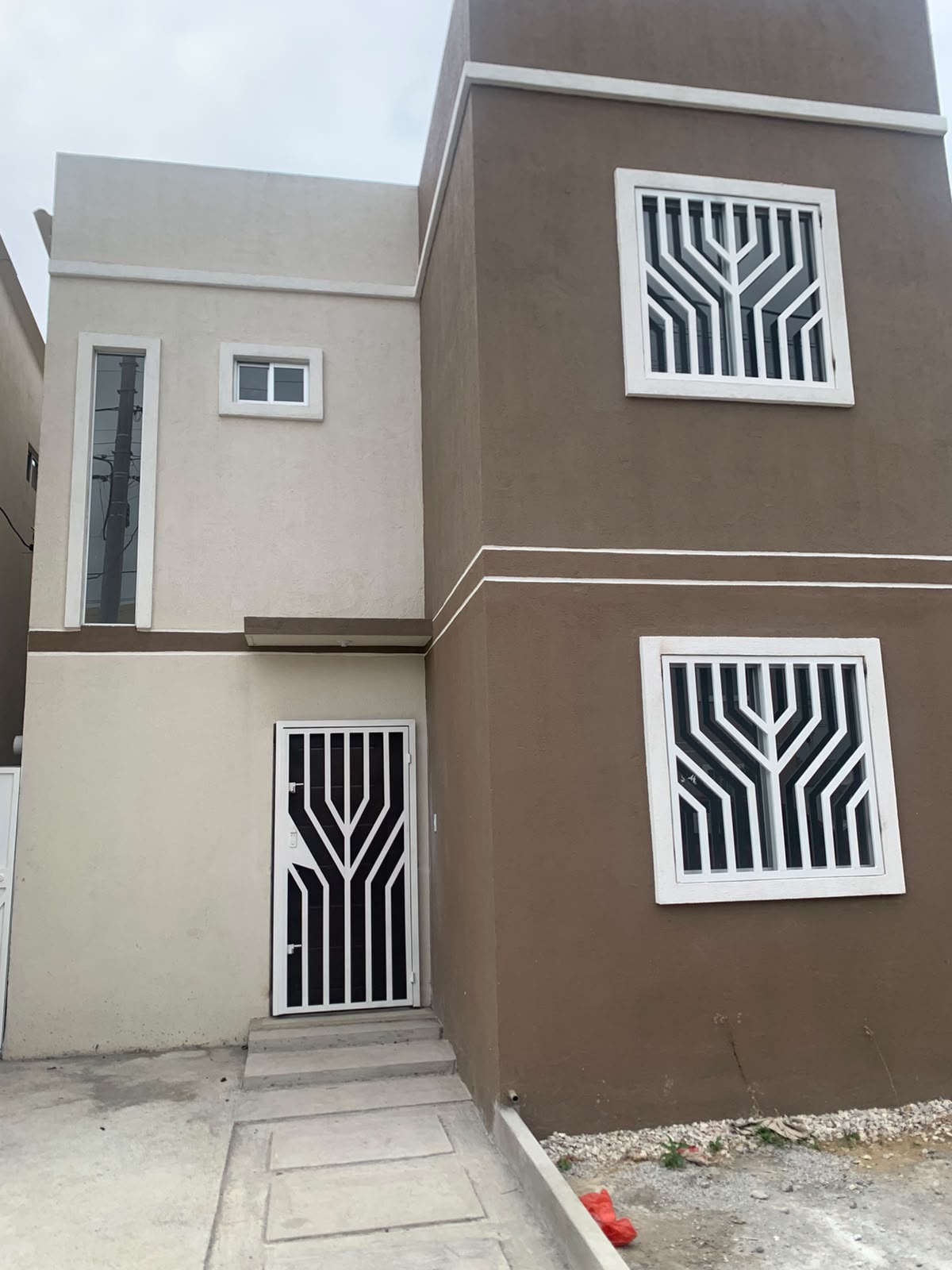 Alquilo villa en urbanizacion cerrada